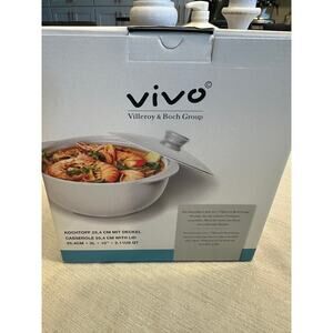 Villeroy & Boch Round Casserole dish with lid. New in box 2 quarts white